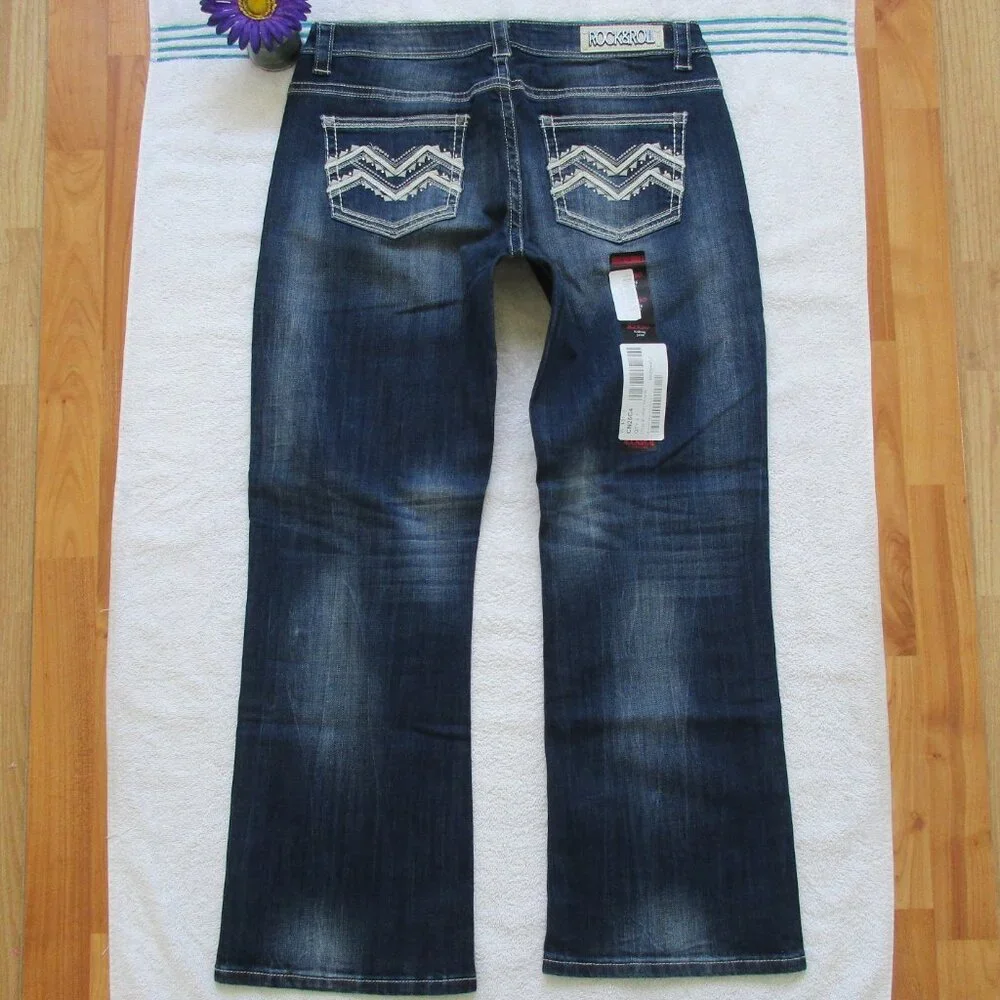 New ROCK & ROLL Cowgirl Jeans Size 32 x 30 Low Rise Boot Cut Denim - Picture 9 of 13
